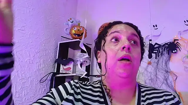 Natasha Amber online show from 10/30/25, 12:36