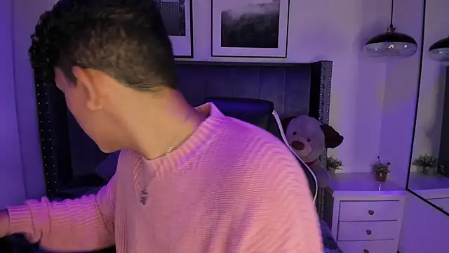 Niick Twiink online show from 12/18/25, 07:50