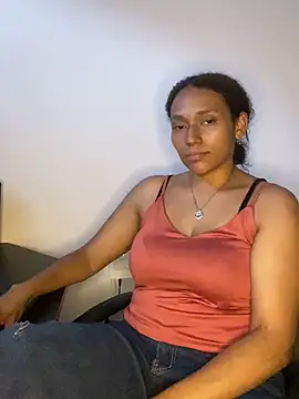 Snapshot of Lisa_Najdi chatting on 10/27/25, 10:22 Lisa Najdi online show from 10/27/25, 10:22