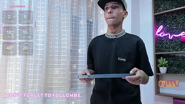 Max Steell online show from 10/30/25, 01:04