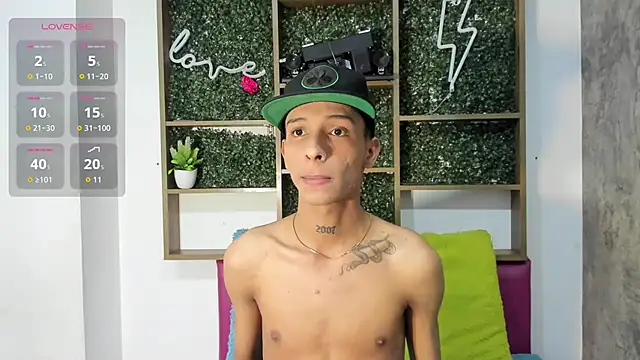 Max Steell online show from 11/08/25, 06:06