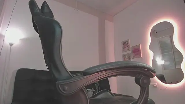 Senpai Lover online show from 10/31/25, 08:16