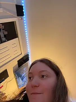 Snapshot of stonerbaby chatting on 11/12/25, 01:43 stonerbaby online show from 11/12/25, 01:43