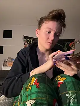 Snapshot of stonerbaby chatting on 02/02/26, 04:00 stonerbaby online show from 02/02/26, 04:00