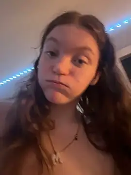 Snapshot of stonerbaby chatting on 11/18/25, 11:26 stonerbaby online show from 11/18/25, 11:26