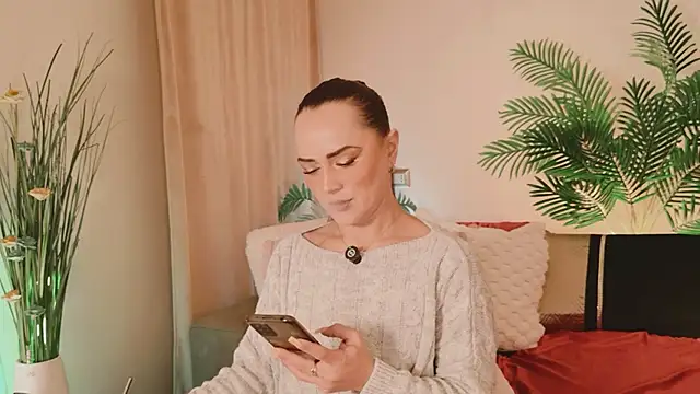 SiennaRosse online show from 02/25/26, 09:47