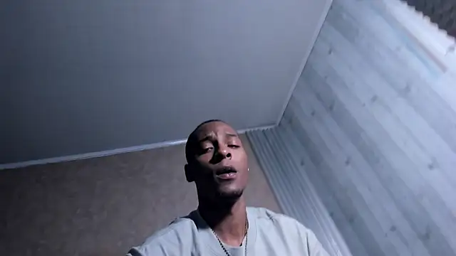 Snapshot of for_itan chatting on 12/21/25, 01:02 for itan online show from 12/21/25, 01:02