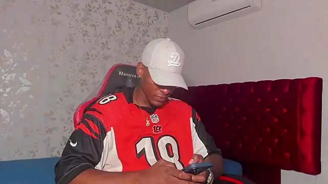 for itan online show from 11/25/25, 12:38