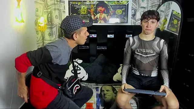 Snapshot of Magic_Duo chatting on 10/30/25, 11:41 Magic Duo online show from 10/30/25, 11:41