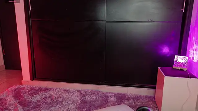 emilyy1  online show from 01/06/26, 02:59