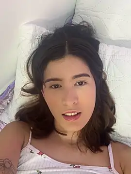 Snapshot of emilyy1_ chatting on 10/29/25, 03:16 emilyy1 online show from 10/29/25, 03:16