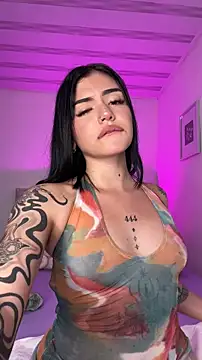 VioletEvanzz online show from 11/19/25, 12:21