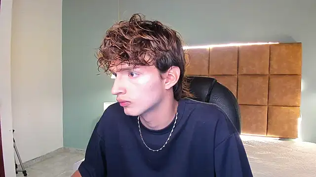 Snapshot of NicolasFerrer18 chatting on 11/12/25, 07:29 NicolasFerrer18 online show from 11/12/25, 07:29