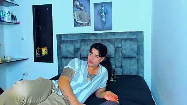 Snapshot of dante_hottx chatting on 12/17/25, 04:28 dante hottx online show from 12/17/25, 04:28