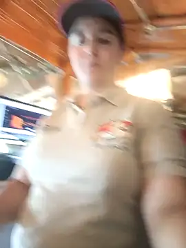 Snapshot of Camila-Valverde chatting on 11/28/25, 03:45 Camila-Valverde online show from 11/28/25, 03:45