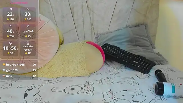 little emiily  online show from 11/28/25, 02:28