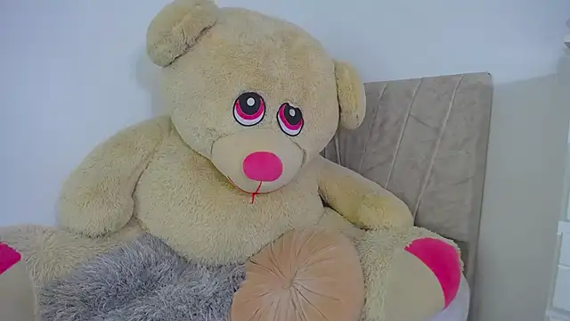 little emiily  online show from 11/11/25, 12:55