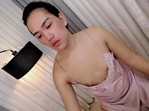 Xhugejerkingtrans online show from 11/22/25, 12:54