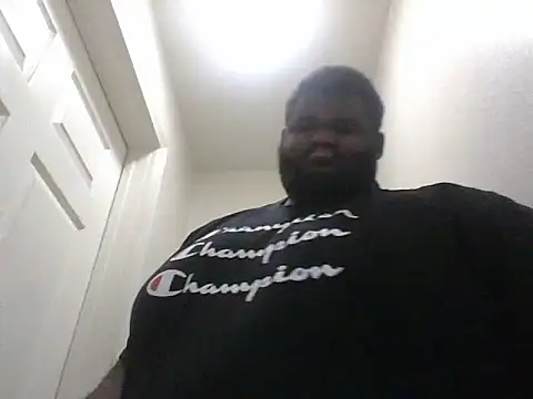 Snapshot of swolehammer chatting on 10/28/25, 07:24 swolehammer online show from 10/28/25, 07:24