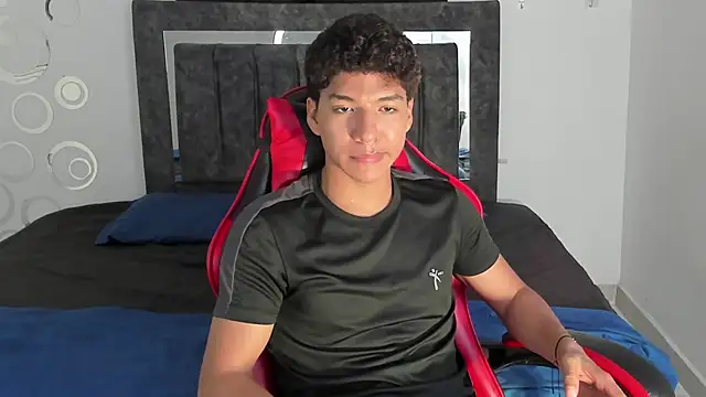 Maximiliano Khalil online show from 01/18/26, 07:39