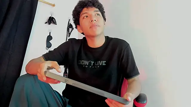 Maximiliano Khalil online show from 12/05/25, 07:23