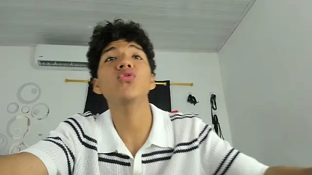 Maximiliano Khalil online show from 11/22/25, 07:02