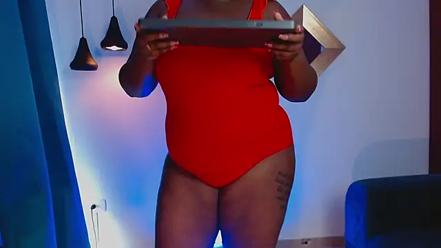 Snapshot of SusanPosa chatting on 10/29/25, 08:19 SusanPosa online show from 10/29/25, 08:19