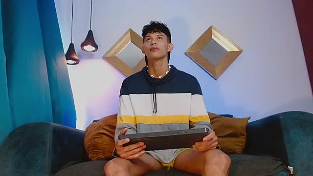 KamiSuarez online show from 11/01/25, 01:16