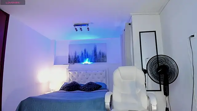 KamiSuarez online show from 12/16/25, 07:07