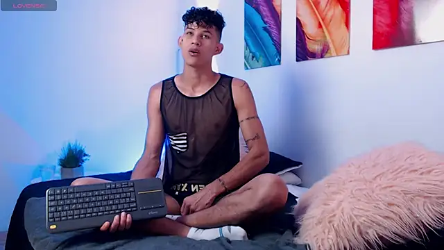 KamiSuarez online show from 04/08/26, 06:42