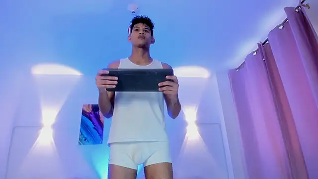 KamiSuarez online show from 12/22/25, 06:41