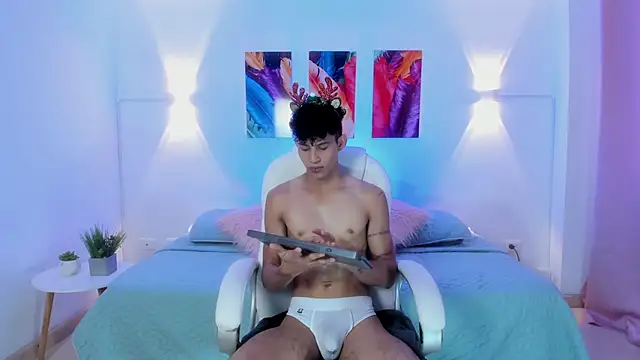 KamiSuarez online show from 11/24/25, 06:30