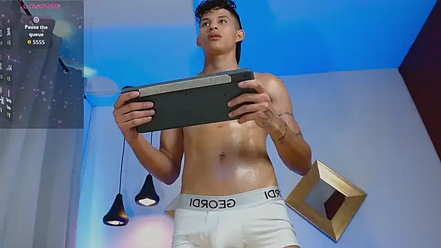 KamiSuarez online show from 03/25/26, 06:29