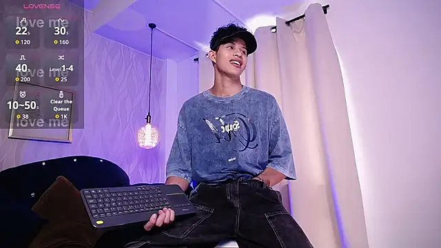 KamiSuarez online show from 02/10/26, 06:40