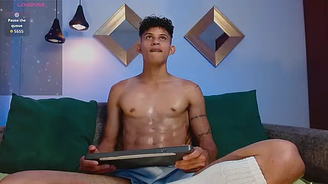 KamiSuarez online show from 03/24/26, 06:30