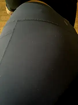 Snapshot of Catalina244 chatting on 10/28/25, 12:59 Catalina244 online show from 10/28/25, 12:59