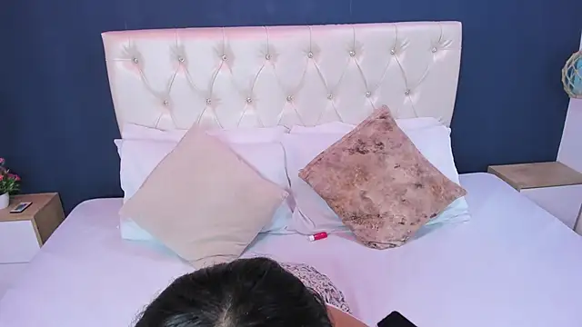 Kim Luna1 online show from 12/02/25, 12:33