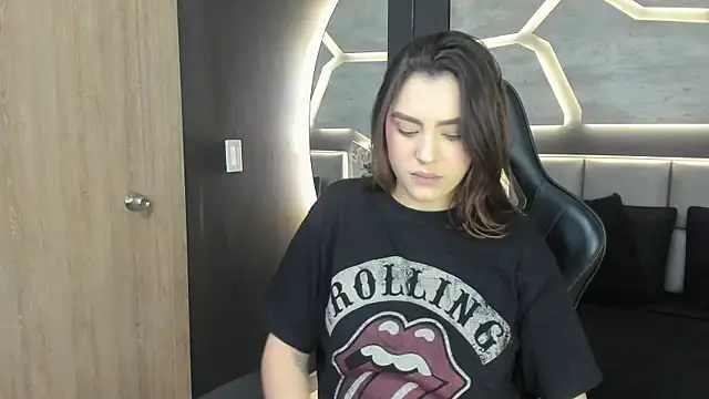 DakotaRussell  online show from 01/13/26, 01:04