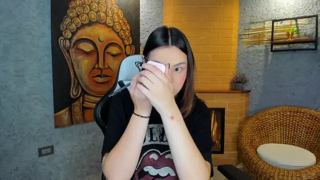 Snapshot of DakotaRussell_ chatting on 11/08/25, 11:03 DakotaRussell online show from 11/08/25, 11:03