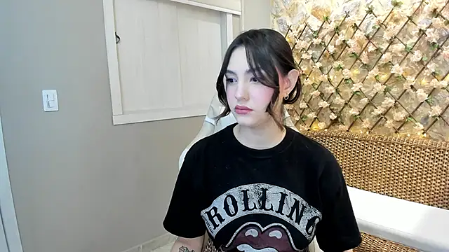 DakotaRussell  online show from 12/01/25, 11:11