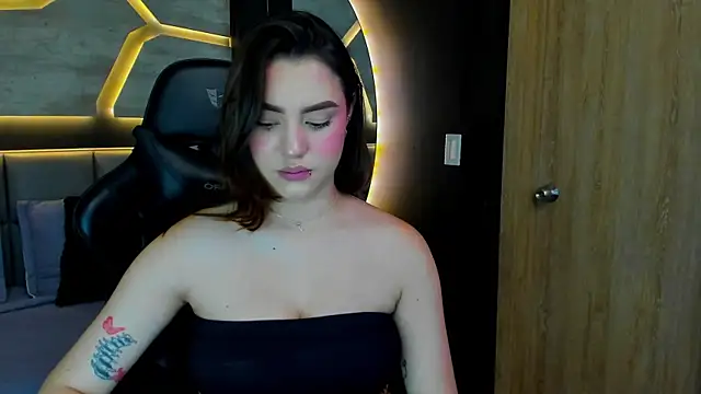 DakotaRussell  online show from 02/04/26, 05:30