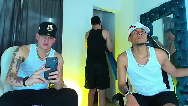 Snapshot of Yourtemptation555 chatting on 10/31/25, 11:55 Yourtemptation555 online show from 10/31/25, 11:55