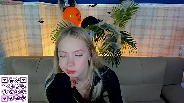 Melanie Ryer online show from 10/30/25, 01:04