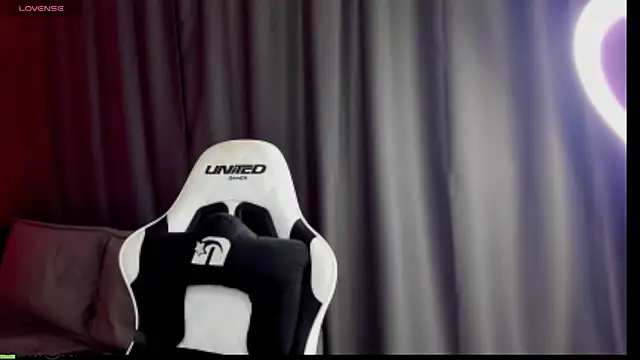 Melanie Ryer online show from 12/19/25, 12:58