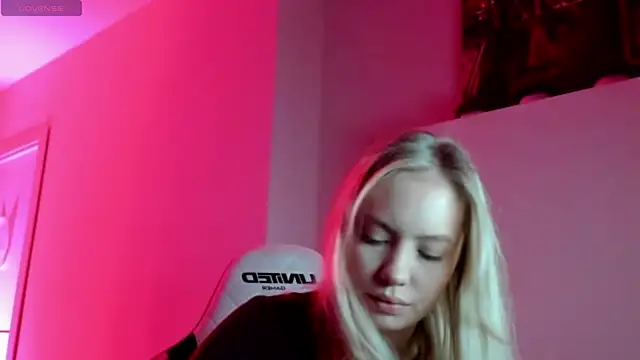 Melanie Ryer online show from 11/06/25, 01:09