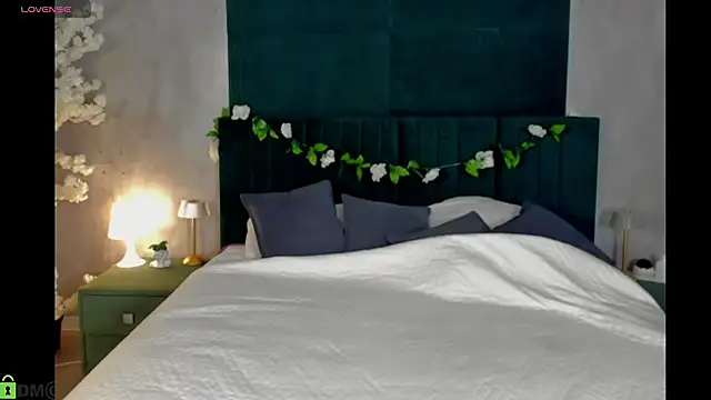 Melanie Ryer online show from 12/03/25, 01:06