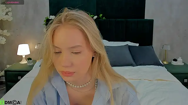 Melanie Ryer online show from 11/25/25, 12:00