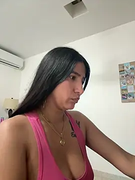 scarlethsb33 online show from 02/05/26, 09:38