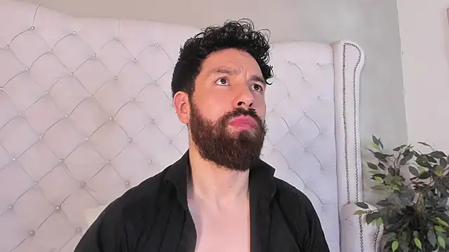 jackfoden01 online show from 10/28/25, 05:18