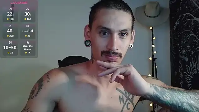 Snapshot of mateos6_6 chatting on 11/10/25, 04:23 mateos6 6 online show from 11/10/25, 04:23